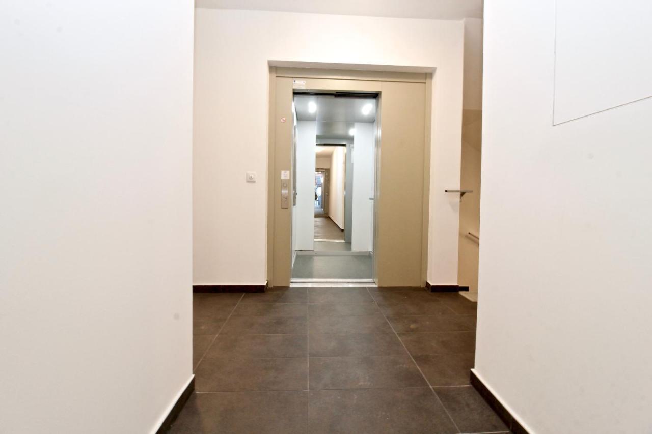 Red Flower Apartment With Pool - 5 Min To Lake Viena Exterior foto