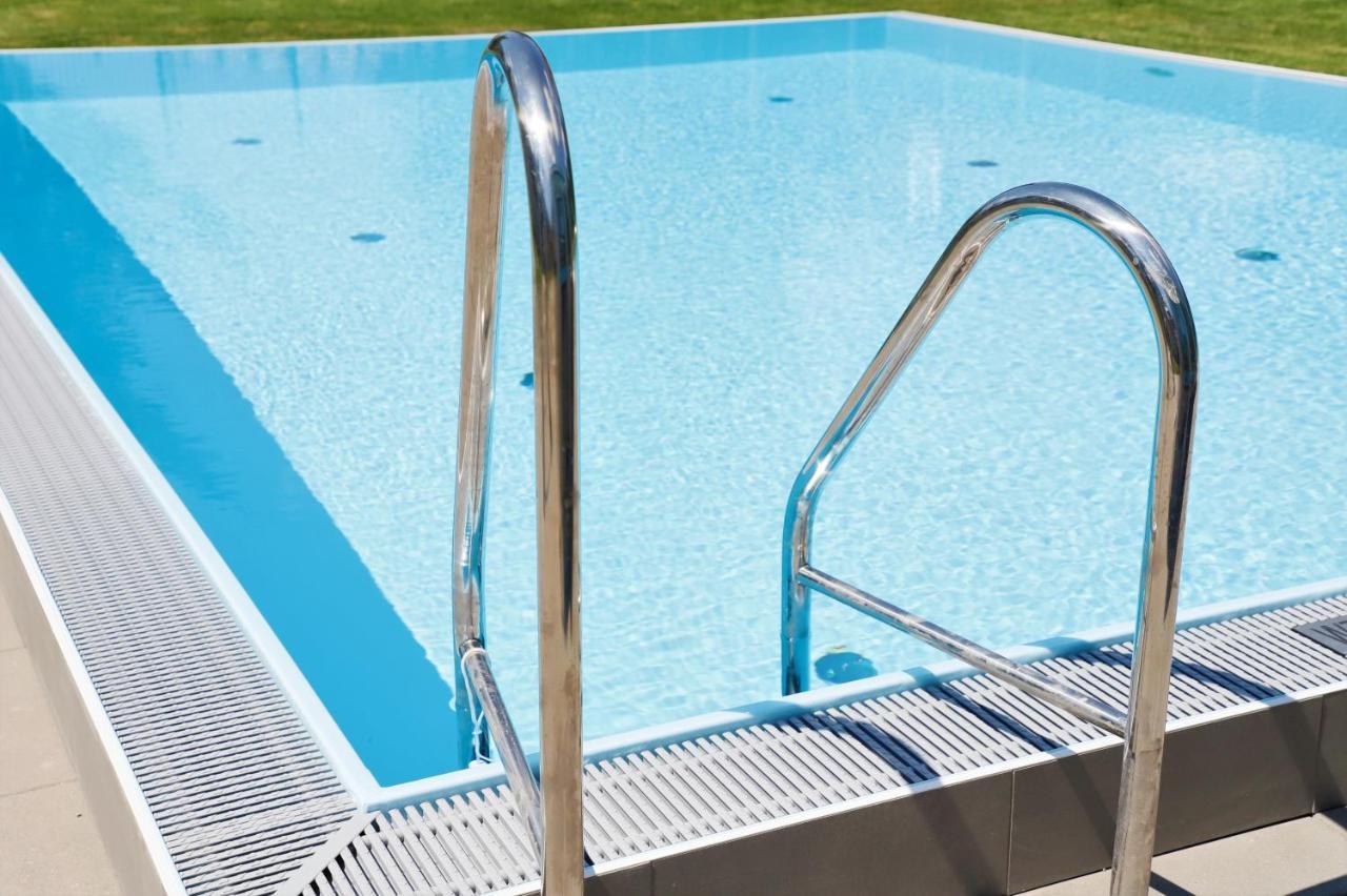 Red Flower Apartment With Pool - 5 Min To Lake Viena Exterior foto